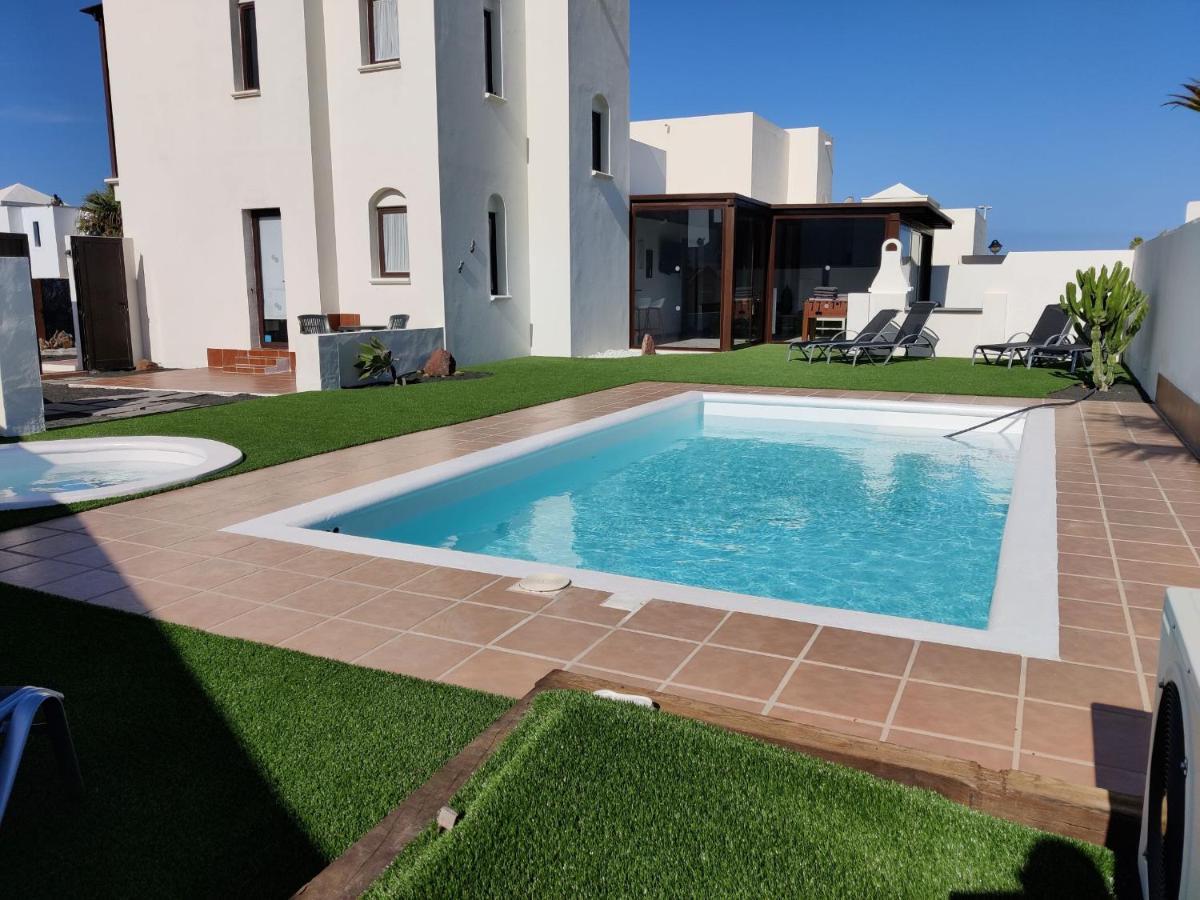 Villa Lanzarote Deluxe & Spa Pool 普拉亚布兰卡 外观 照片