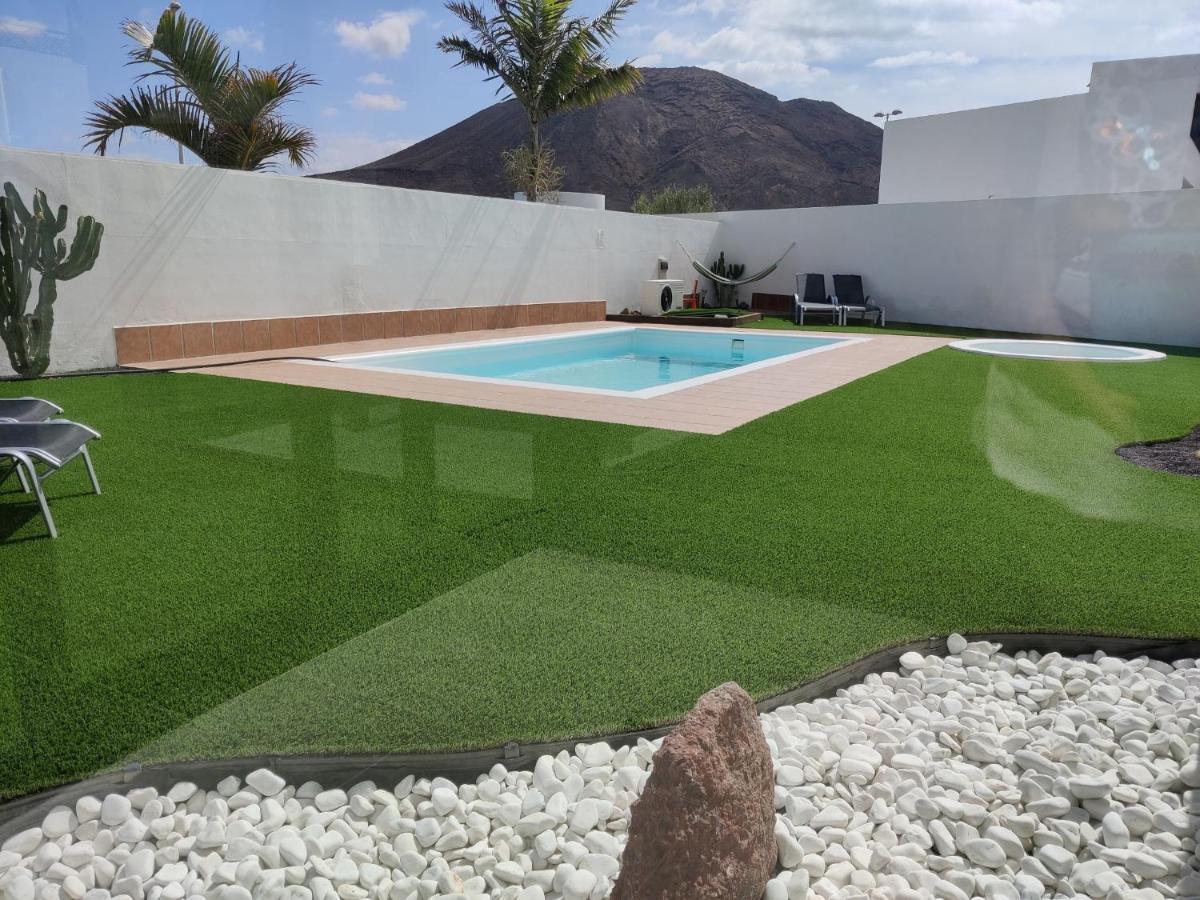 Villa Lanzarote Deluxe & Spa Pool 普拉亚布兰卡 外观 照片