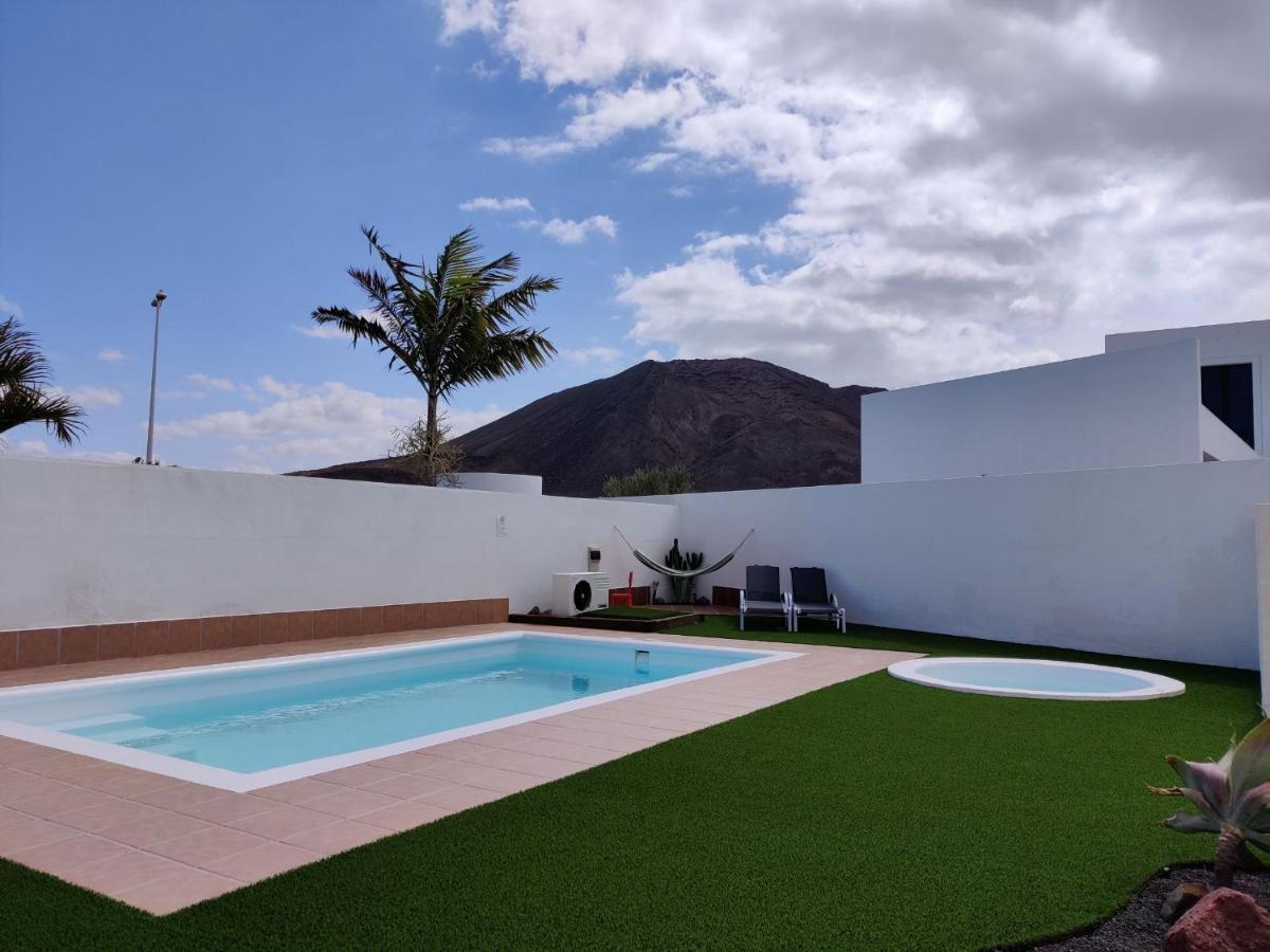Villa Lanzarote Deluxe & Spa Pool 普拉亚布兰卡 外观 照片