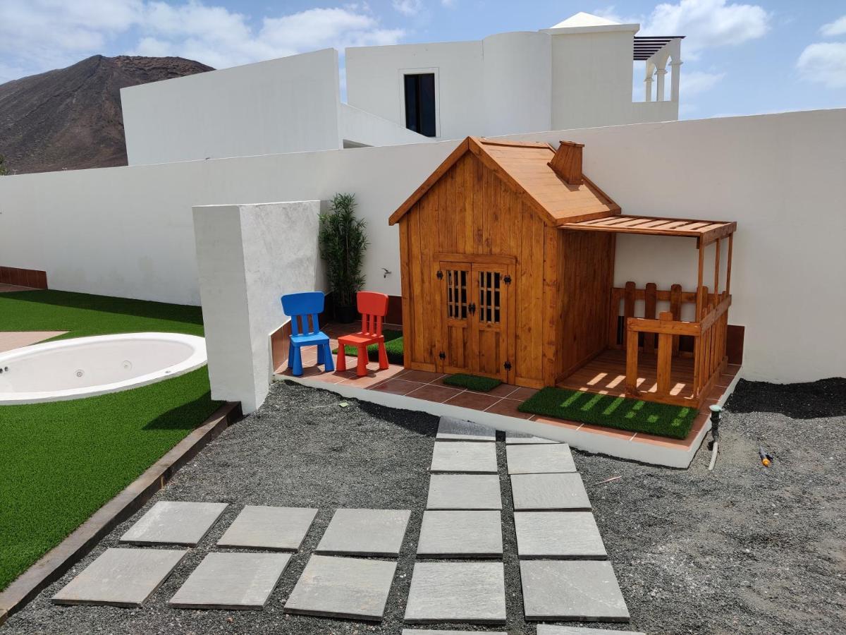 Villa Lanzarote Deluxe & Spa Pool 普拉亚布兰卡 外观 照片
