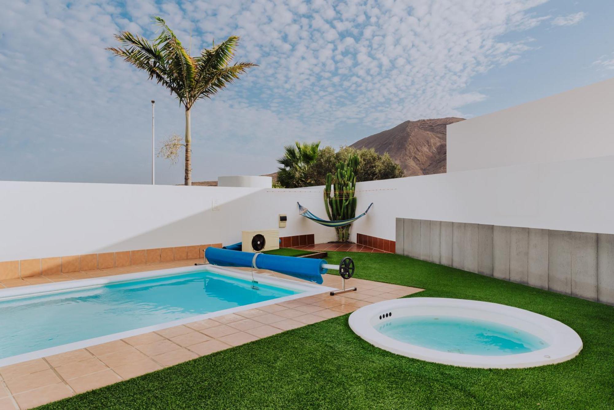 Villa Lanzarote Deluxe & Spa Pool 普拉亚布兰卡 外观 照片